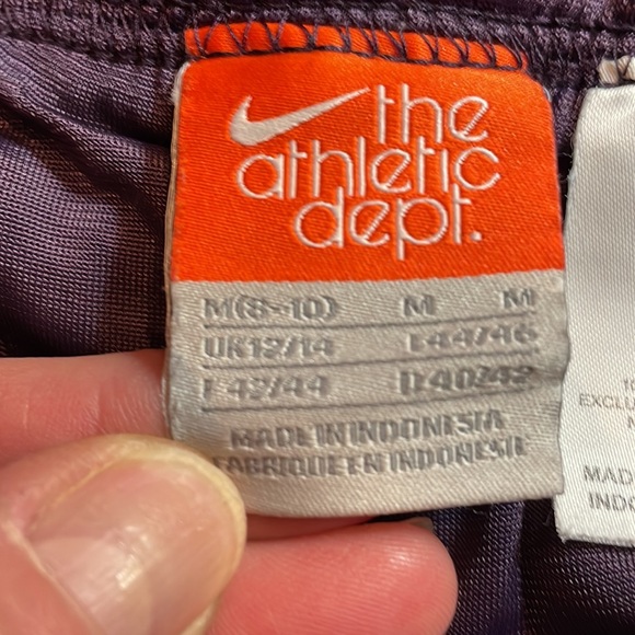 Nike Pair Shorts - Picture 6 of 11